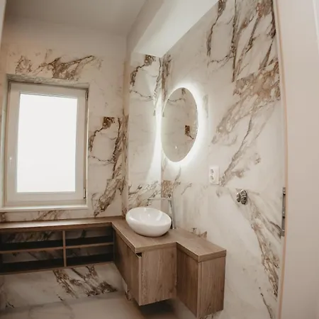 Apartment White House Iris Napoca - 2 - Parcare Gratuita, Self Check In 24h, Aeroport 15 Minute ! Cluj-Napoca