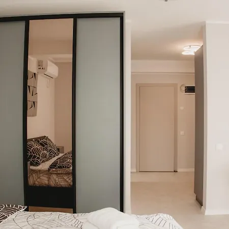 Apartment White House Iris Napoca - 2 - Parcare Gratuita, Self Check In 24h, Aeroport 15 Minute ! Cluj-Napoca