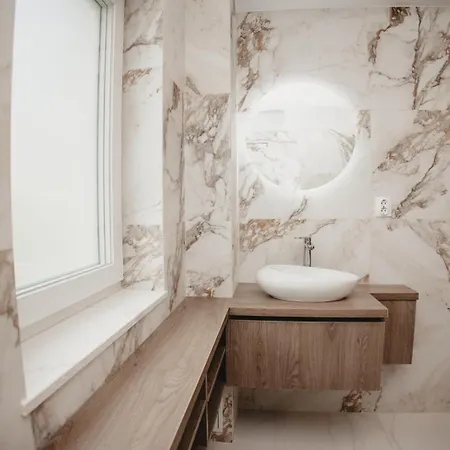 Apartment White House Iris Napoca - 2 - Parcare Gratuita, Self Check In 24h, Aeroport 15 Minute !